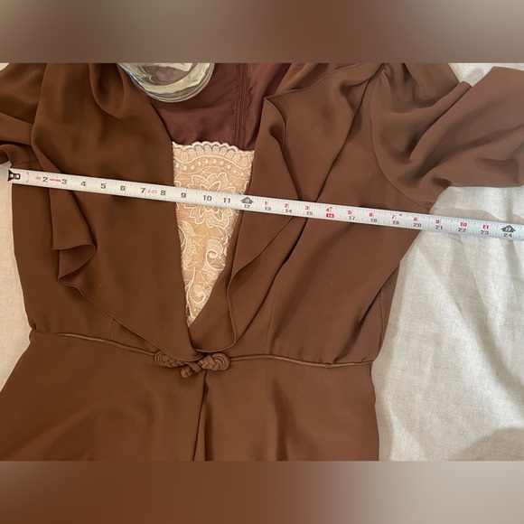 Vintage Hollywood regency Lilli Diamond brown and lace dress with sheer sleeves. - Picture 6 of 15